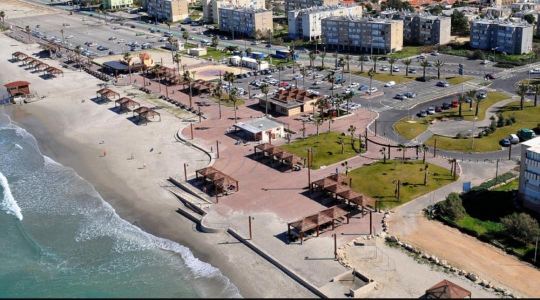 אירוח על הים Haifa Exterior foto