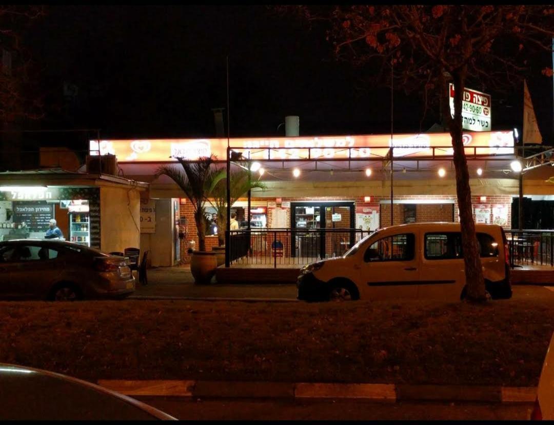 אירוח על הים Haifa Exterior foto