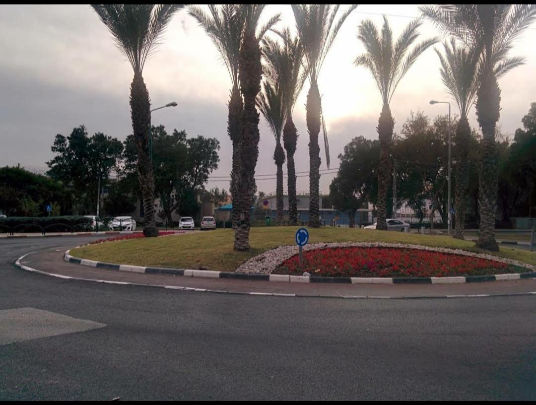 אירוח על הים Haifa Exterior foto
