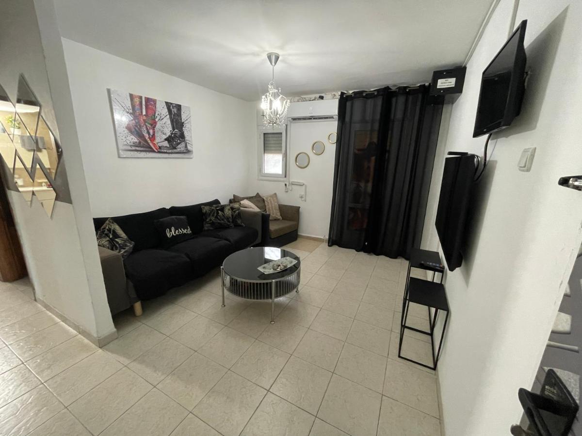 אירוח על הים Haifa Exterior foto